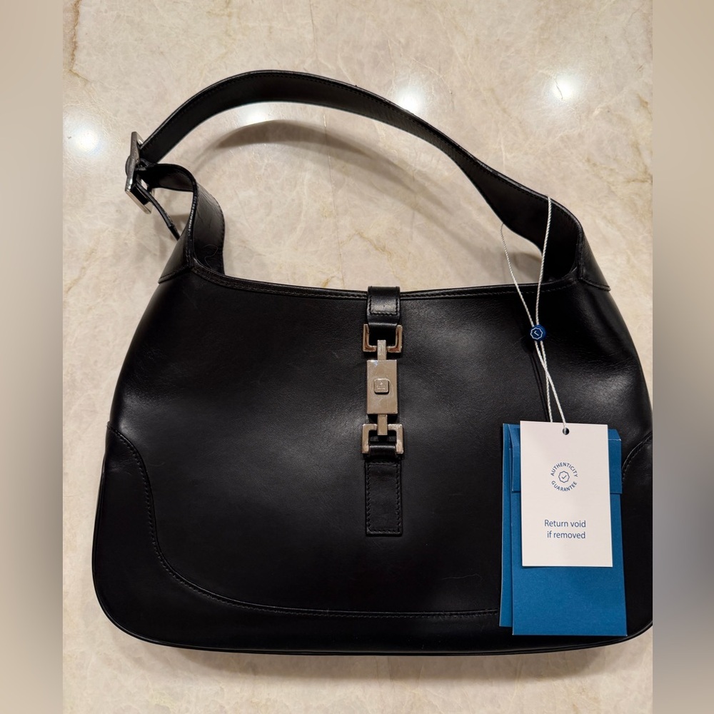 Elegant Black Leather Shoulder Bag